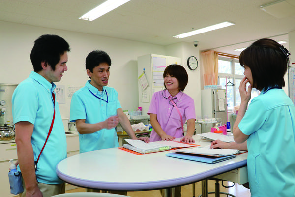 介護老人保健施設エスペラル摂津（常勤）の介護福祉士求人メイン写真3