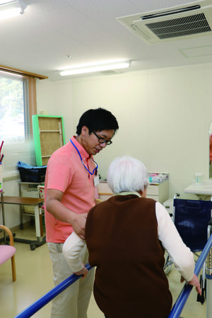 医療法人医誠会 介護老人保健施設エスペラル東淀川（デイケア）の介護職求人メイン写真4