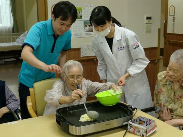 介護老人保健施設あおやまの介護福祉士求人メイン写真2