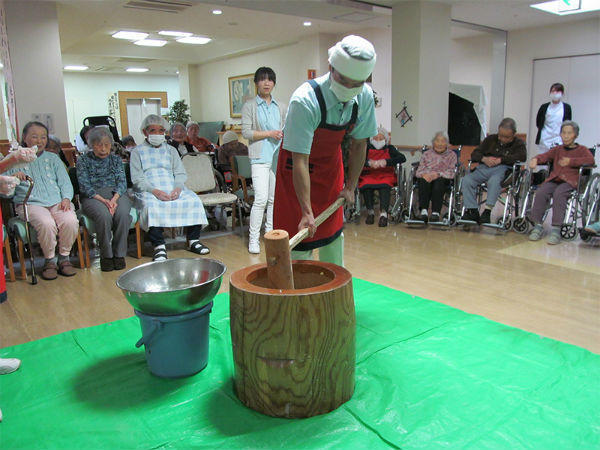 介護老人保健施設　ナーシングプラザ三珠（常勤）の介護福祉士求人メイン写真3