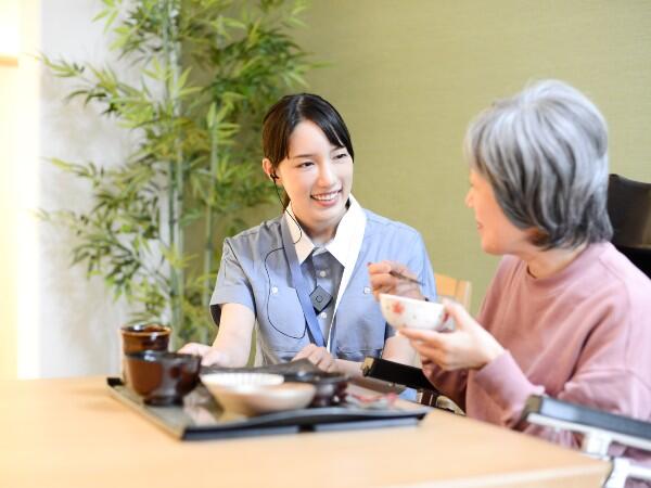 介護付有料老人ホーム はなことば新横浜2号館（パート）の介護福祉士求人メイン写真3