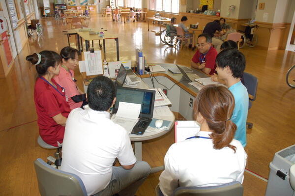 介護老人保健施設 市川ゆうゆう（支援相談員/常勤）の社会福祉士求人メイン写真2