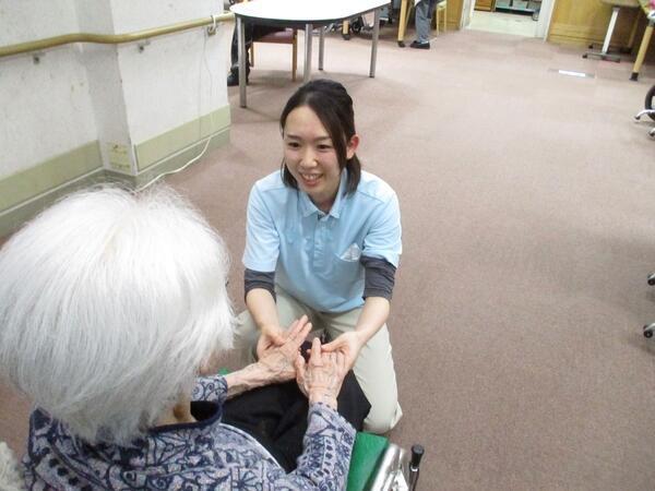 デイサービスセンターロイヤルの園（パート）の介護福祉士求人メイン写真2