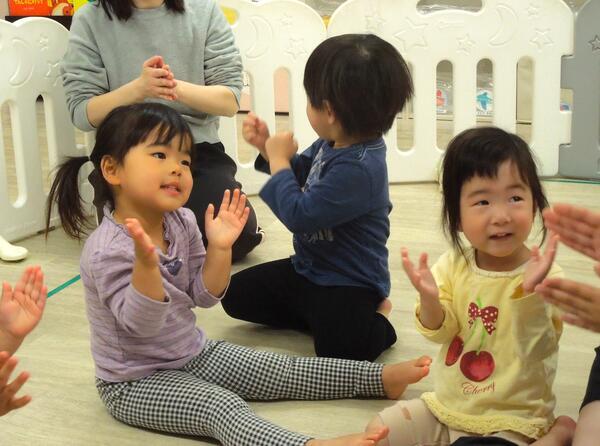 小規模保育園 ママサポート保育 江坂園（常勤）の保育士求人メイン写真1