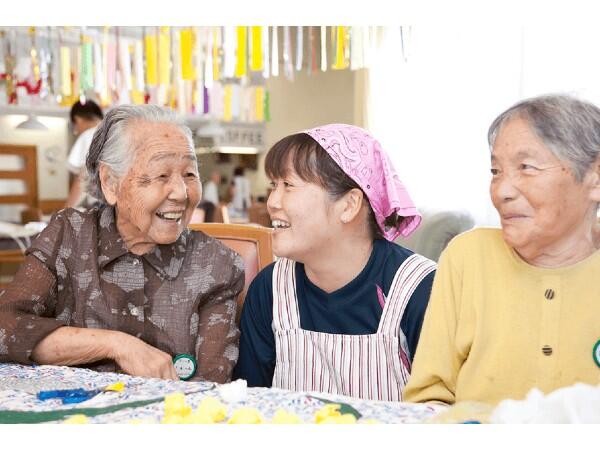 指定介護老人福祉施設 芳川の里（常勤）の介護福祉士求人メイン写真1