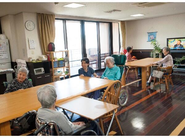 特別養護老人ホーム塩屋さくら苑（常勤）の介護福祉士求人メイン写真2