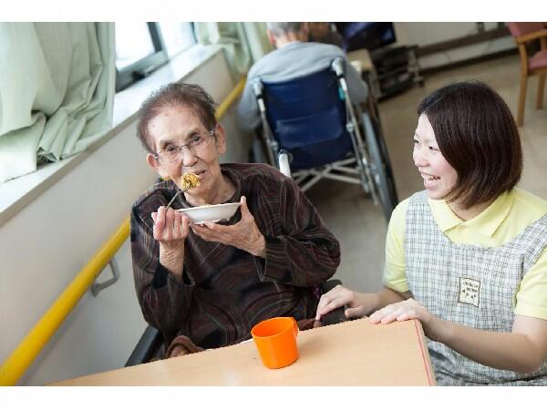 特別養護老人ホーム 山愛（常勤）の介護福祉士求人メイン写真2