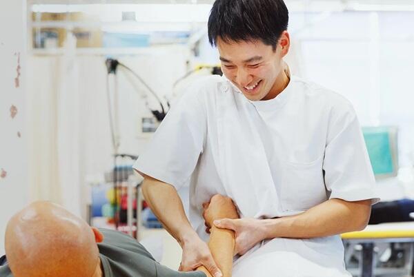 南洲会勝浦クリニック（常勤）  の理学療法士求人メイン写真1