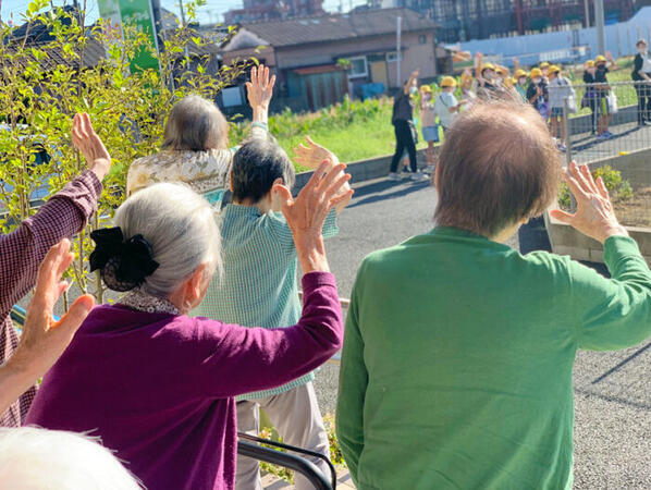 愛の家グループホーム 草加谷塚（契約社員）の介護福祉士求人メイン写真1