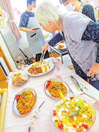 愛の家グループホーム 札幌川沿（契約社員）の介護職求人メイン写真4