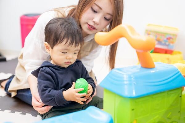 医療法人財団　明理会　相原病院　保育室（常勤）の保育士求人メイン写真2