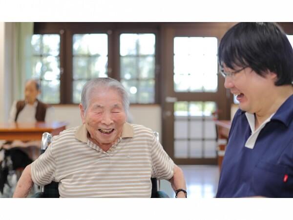 介護老人保健施設神戸日の出苑（常勤）の介護福祉士求人メイン写真1