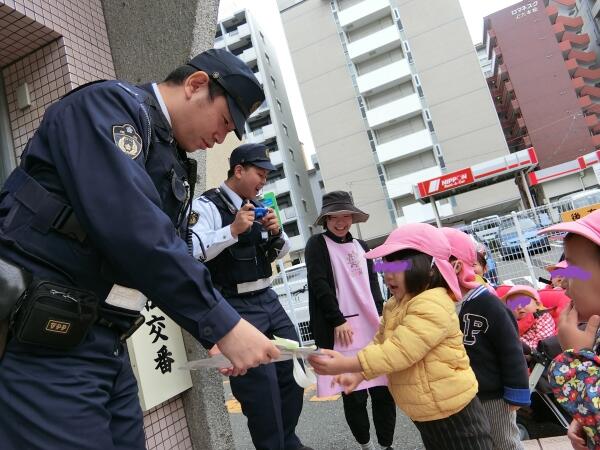 あーす保育園六本松（常勤）の保育士求人メイン写真1