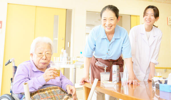 介護老人保健施設ケアヴィラ宝塚（常勤）の介護福祉士求人メイン写真3