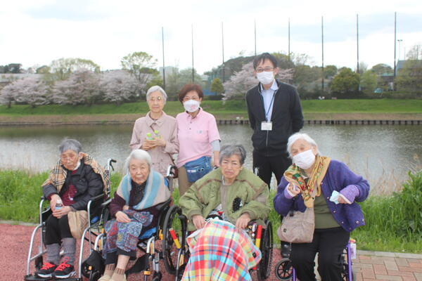 小規模多機能ホームアゼリアガーデン（フルタイムパート/常勤） の介護福祉士求人メイン写真1