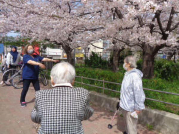 介護付有料老人ホーム クルーヴ布施（パート）の介護職求人メイン写真5