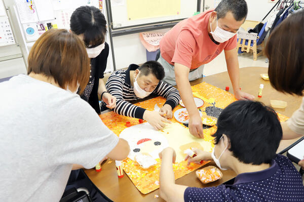 就労継続支援B型武庫川すずかけ作業所（パート）の支援員求人メイン写真1