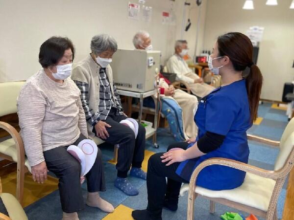 デイサービスハッピーライフ（常勤）の介護福祉士求人メイン写真2