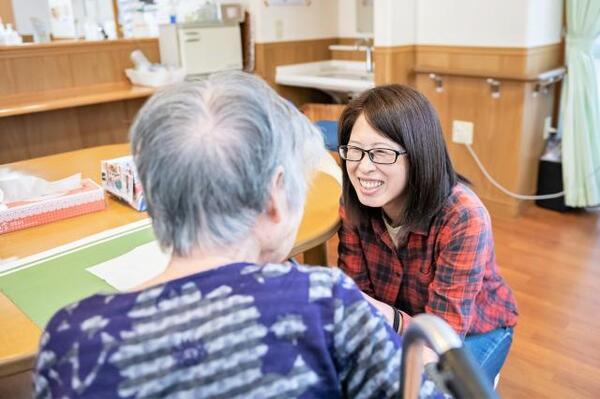 特別養護老人ホームハピネス稲毛（相談員/常勤）の介護福祉士求人メイン写真1