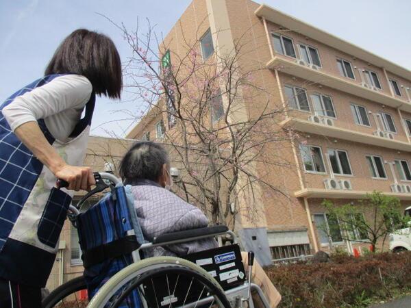 特別養護老人ホーム 韮山ぶなの森（常勤）の介護福祉士求人メイン写真2