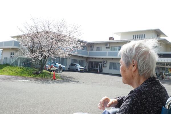 特別養護老人ホーム 湖岳の郷（常勤）の看護師求人メイン写真1