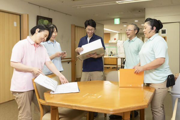 特別養護老人ホーム かんだ連雀（シフト固定/パート）の介護職求人メイン写真2