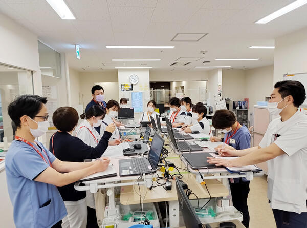 東京女子医科大学附属足立医療センター（中途採用/常勤）の看護師求人メイン写真3