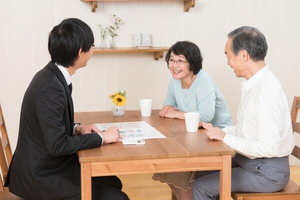 やさしい手 地域連携室（入居相談員/課長/正社員）の介護福祉士求人メイン写真1