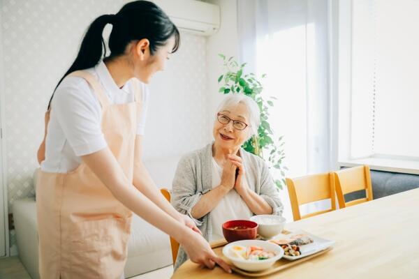 住宅型有料老人ホーム フォンテーヌ大和下鶴間（パート）の調理師/調理員求人メイン写真1